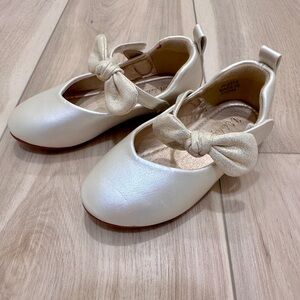 Amazon brand toddler girl light gold Mary Jane shoes size 8